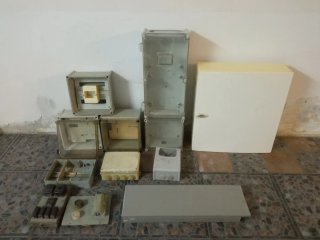 Cuadros eléctricos,  envolventes y cajas estancas