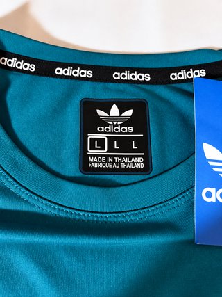 Camiseta Adidas manga larga verde L con etiquetas