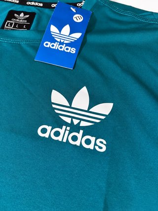 Camiseta Adidas manga larga verde L con etiquetas