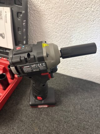 Llave de impacto Parkside 12V 300Nm