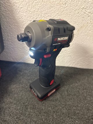 Llave de impacto Parkside 12V 300Nm