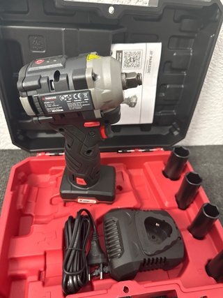 Llave de impacto Parkside 12V 300Nm