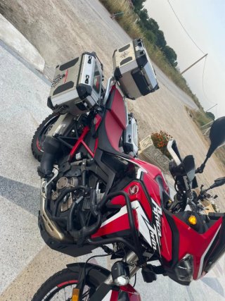 Honda Africa Twin Adventure Moto