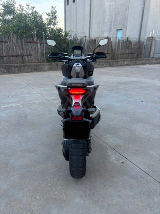 Honda X-ADV 750 2020 (Gris Mate)