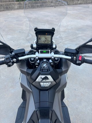 Honda X-ADV 750 2020 (Gris Mate)