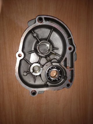 Tapa de relaciones Piaggio