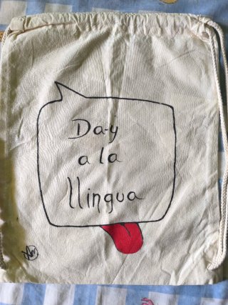 Mochila de tela pintada a mano Day a la llingua