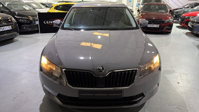 Škoda Superb 2.0 TDI Style 2018, foto 2