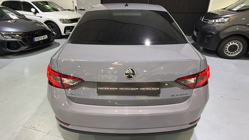Škoda Superb 2.0 TDI Style 2018, foto 7