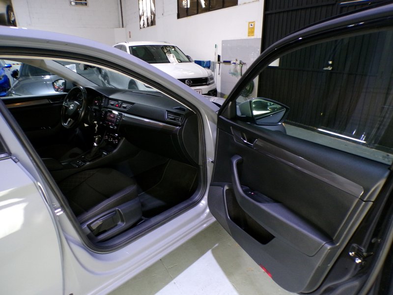 Škoda Superb 2.0 TDI Style 2018, foto 21