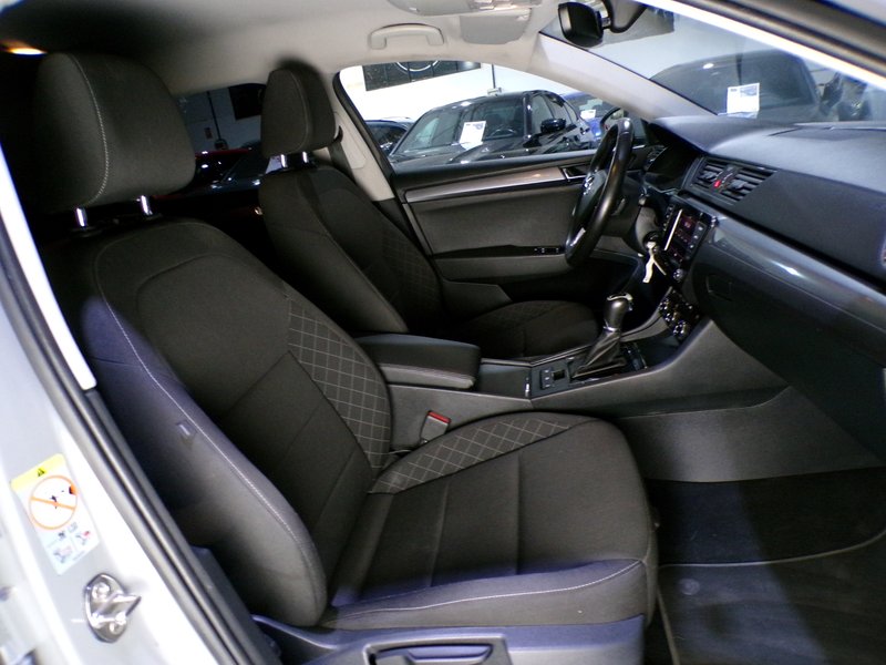 Škoda Superb 2.0 TDI Style 2018, foto 18