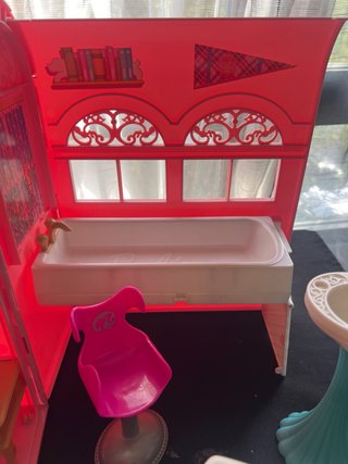 Casa de muñecas Barbie rosa