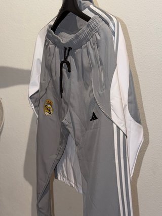 Chándal Adidas Gris y Blanco