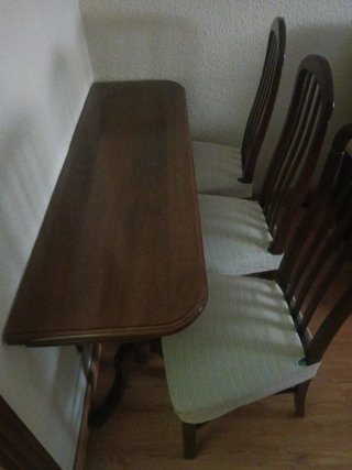 Mesa de libro de madera vintage. 140x45 cerrada