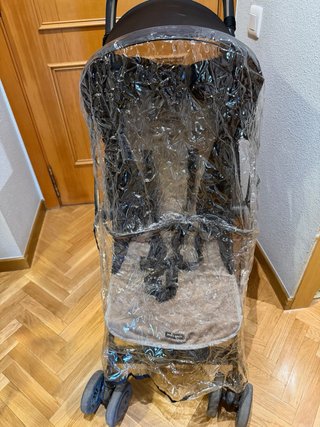 Silla de paseo MacLaren + protector lluvia