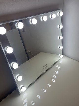 Tocador SYVDE Ikea con espejo luz