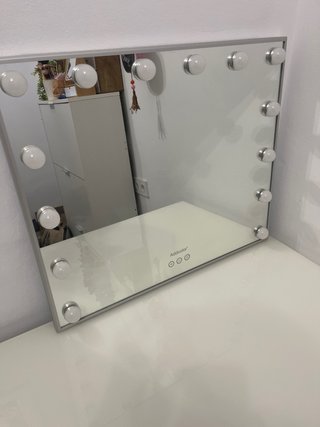 Tocador SYVDE Ikea con espejo luz