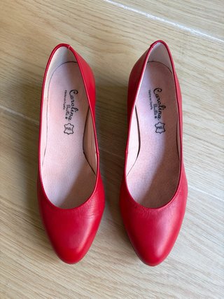 Zapatos de tacón rojos