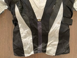 Traje de motorista: chaqueta y pantalón