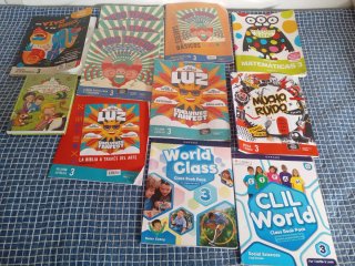 Libros 3 primaria de colegio pablo vi