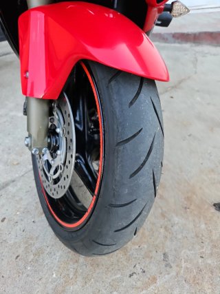 Honda CBR600F Sportbike Roja y Negra