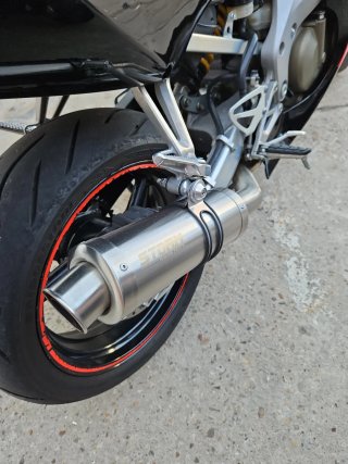 Honda CBR600F Sportbike Roja y Negra
