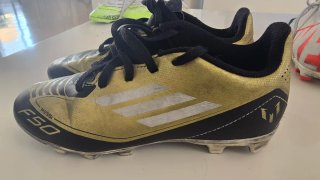 Zapatillas Fútbol Adidas Messi F50 Doradas