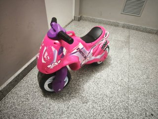 Moto correpasillos rosa
