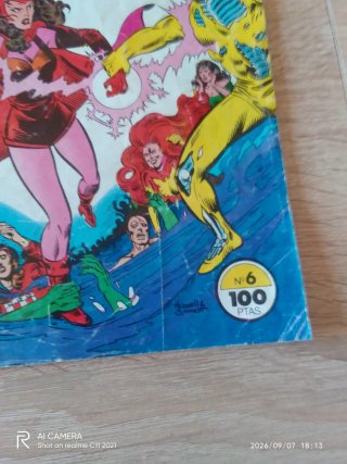 2 comics la visión y la bruja escarlata antiguos