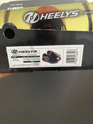 Zapatillas Heelys con ruedas negras y rosas