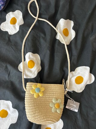 Bolso de paja Sinsay con flores