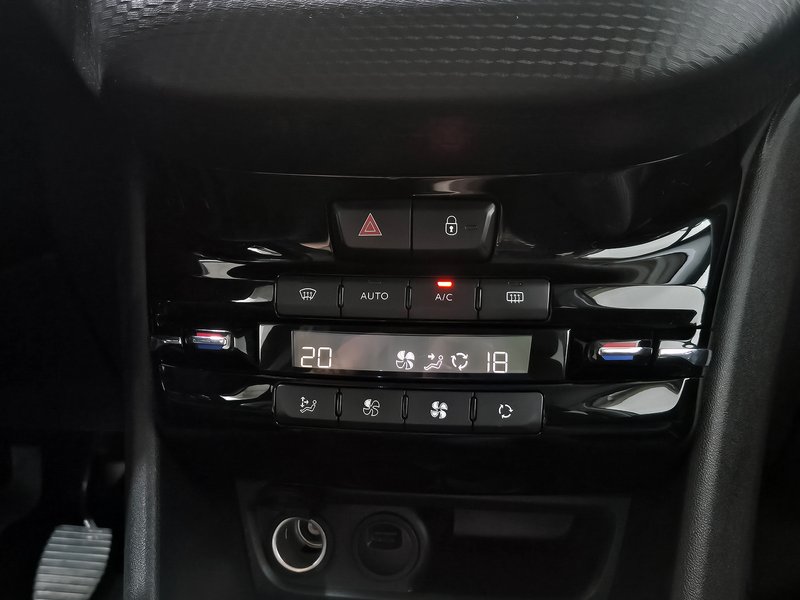 Peugeot 208 2019, foto 8
