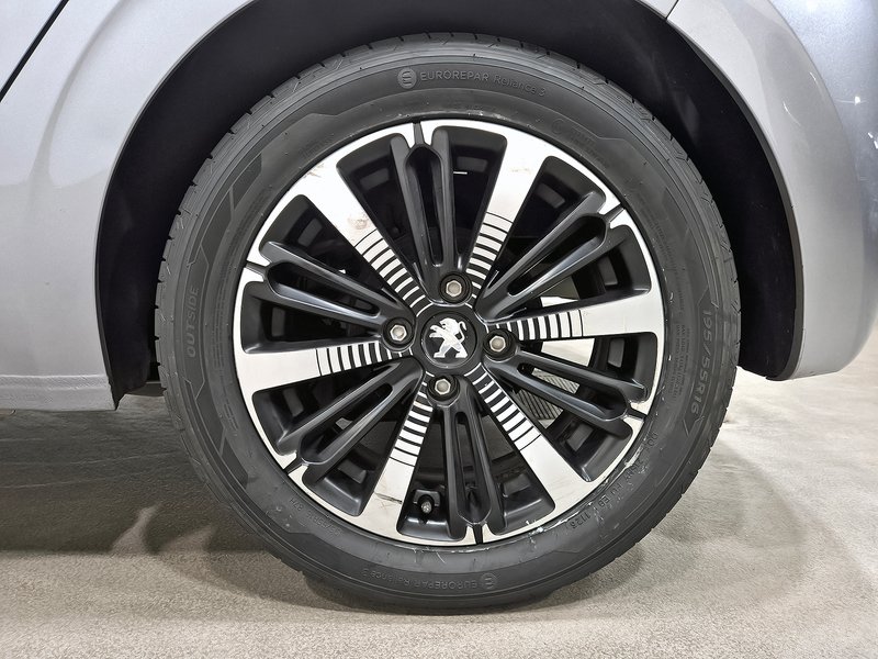 Peugeot 208 2019, foto 24
