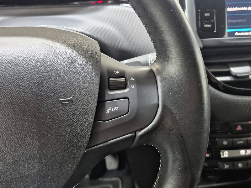Peugeot 208 2019, foto 25