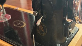 Máquina de coser Alfa con maletín