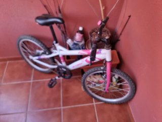 Bicicleta niña blanca y rosa