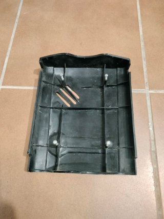 Tapa claxon Vespino F9 negra