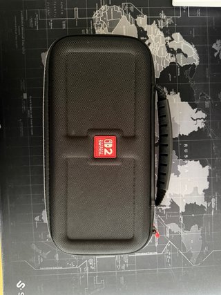 Nintendo Switch con varios juegos y estuche