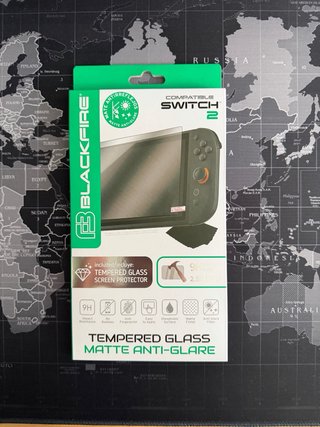 Nintendo Switch con varios juegos y estuche