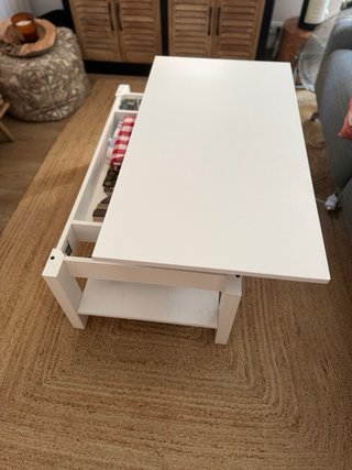 Mesa de centro con tablero elevable