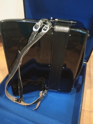 Acordeón Piano Hohner Verdi I Negro