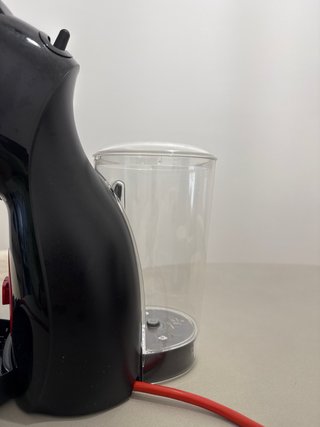 Cafetera Dolce Gusto DeLonghi Negra