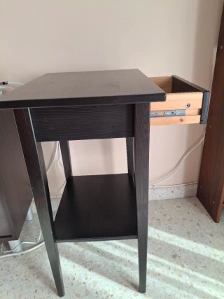 Mesa auxiliar IKEA 1 cajón madera