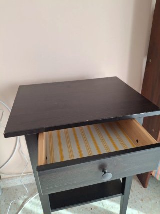 Mesa auxiliar IKEA 1 cajón madera
