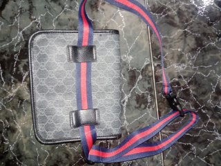 Riñonera Gucci GG Supreme Negra y Gris