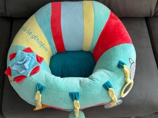 Asiento o silla para bebé con juegos