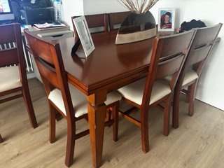 Tavolo da pranzo e 6 sedie in legno massello