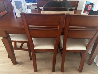Tavolo da pranzo e 6 sedie in legno massello