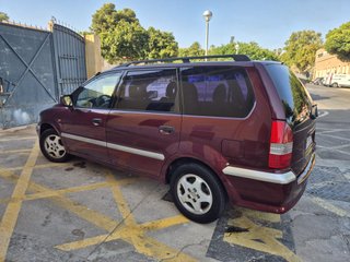 Mitsubishi Space Wagon 1999