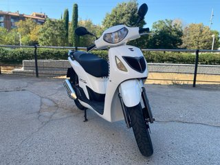 Honda SH 150 Scooter Blanca